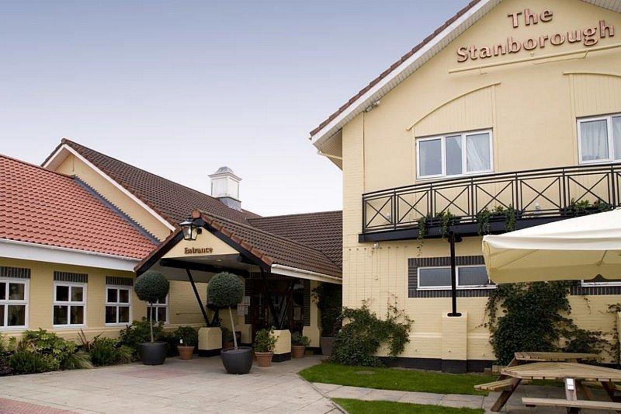 Premier Inn Welwyn Garden City Ngoại thất bức ảnh